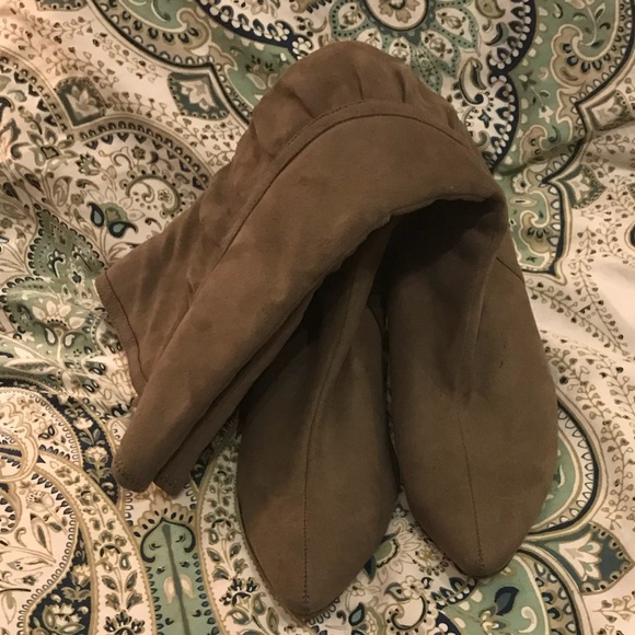 Gray boots with heel - Picture 7 of 7